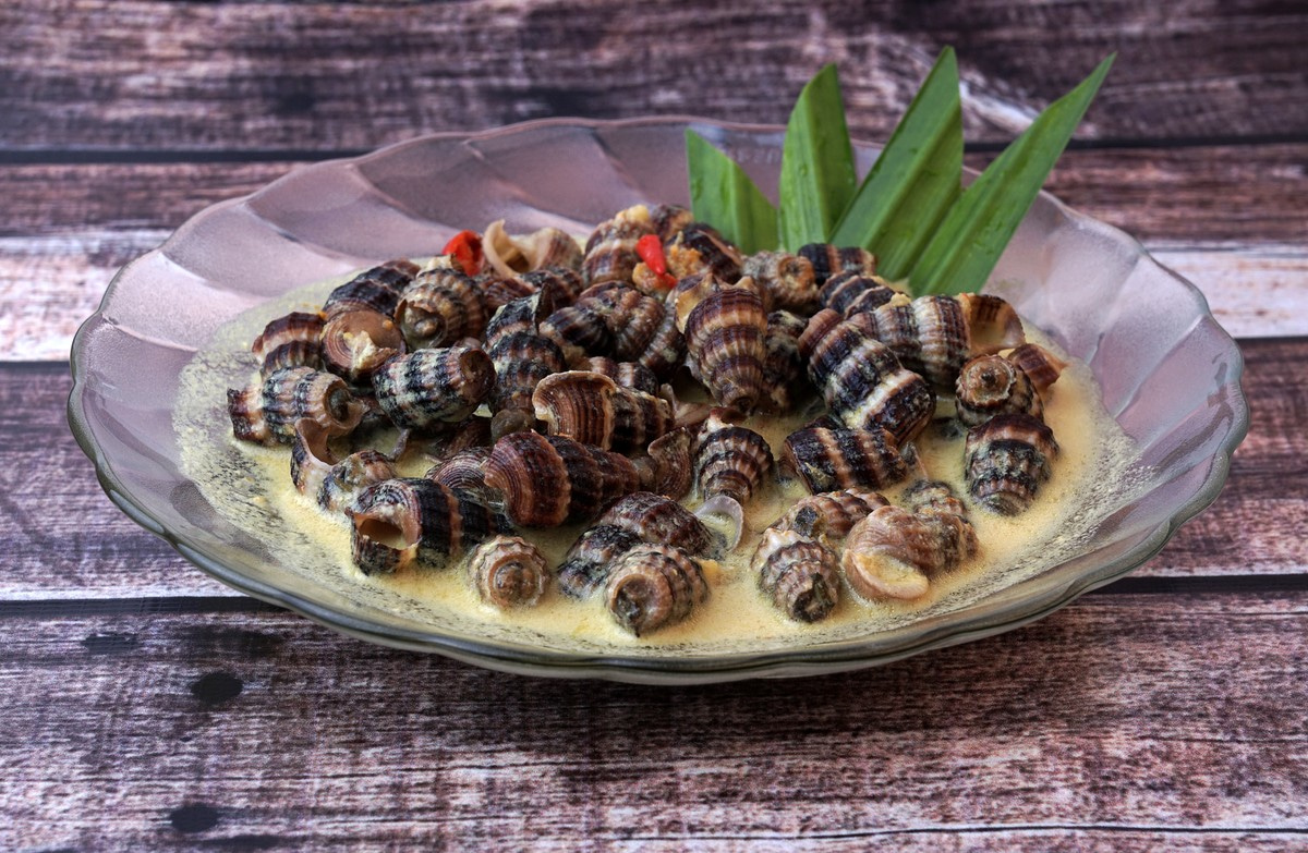 Stir-Fried Snails with Coconut Milk.